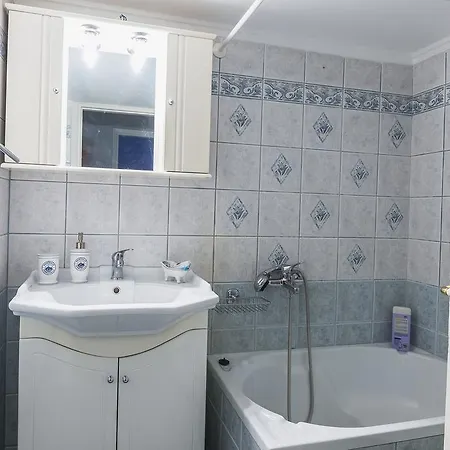 Kiko Vintage Apartment,near Metro & Bus Station.