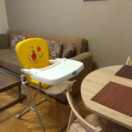 Kiko Vintage Apartment,near Metro & Bus Station. Apartment